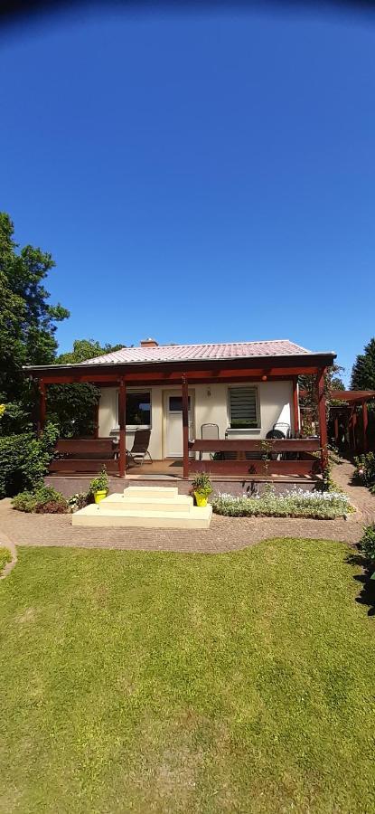 Bungalow Idylle Am See Neuruppin Buitenkant foto