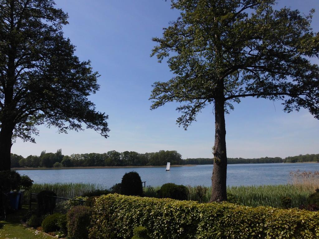 Bungalow Idylle Am See Neuruppin Buitenkant foto