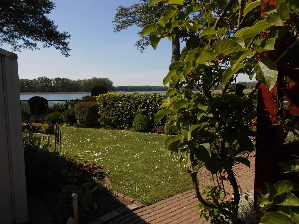 Bungalow Idylle Am See Neuruppin Buitenkant foto